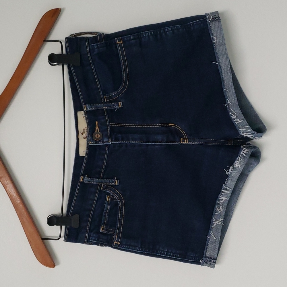 Hollister high-rise denim short-shorts dark wash Size 3‎